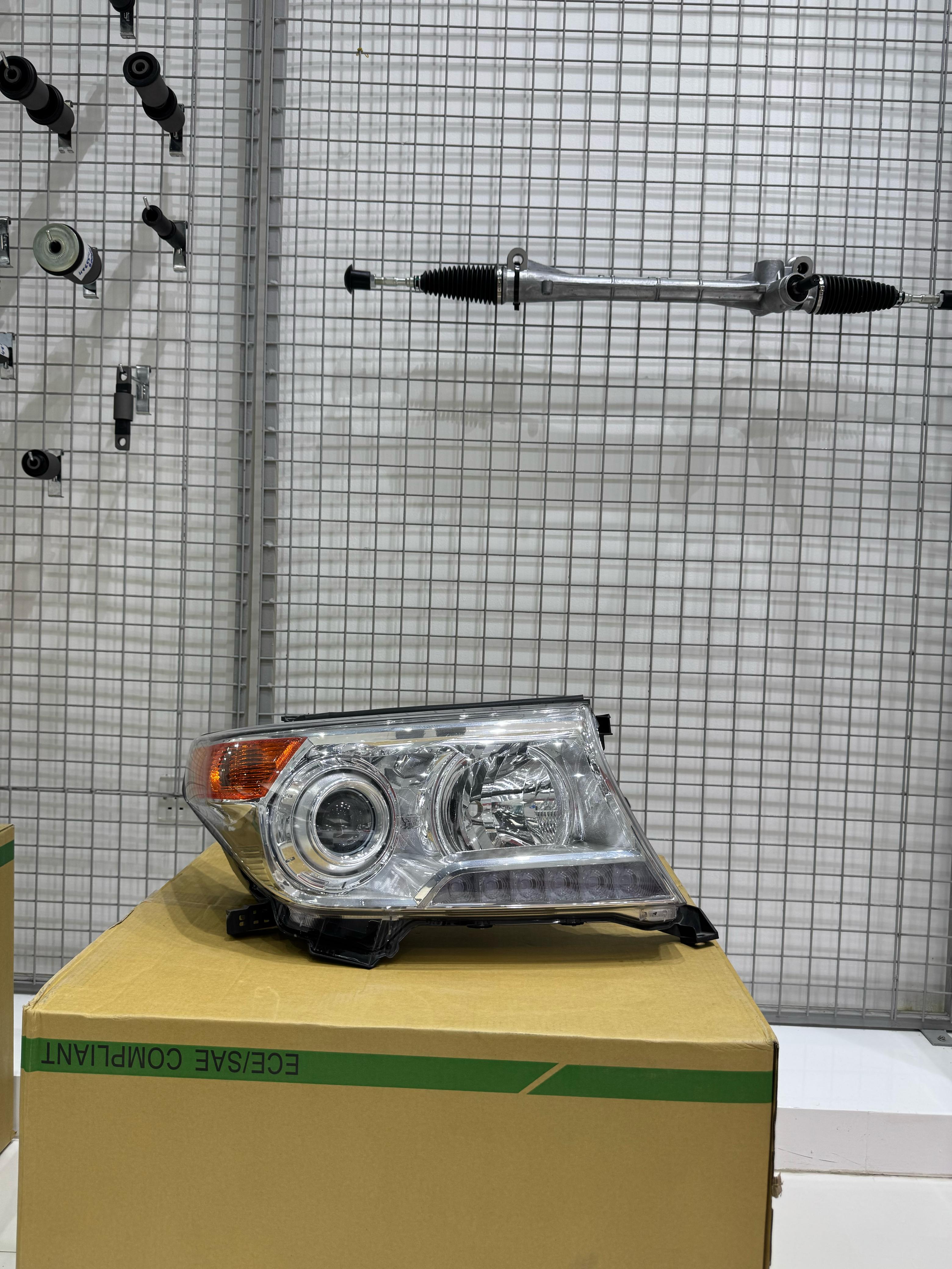 Head Lamp Land Cruiser 2012-15 (RH)