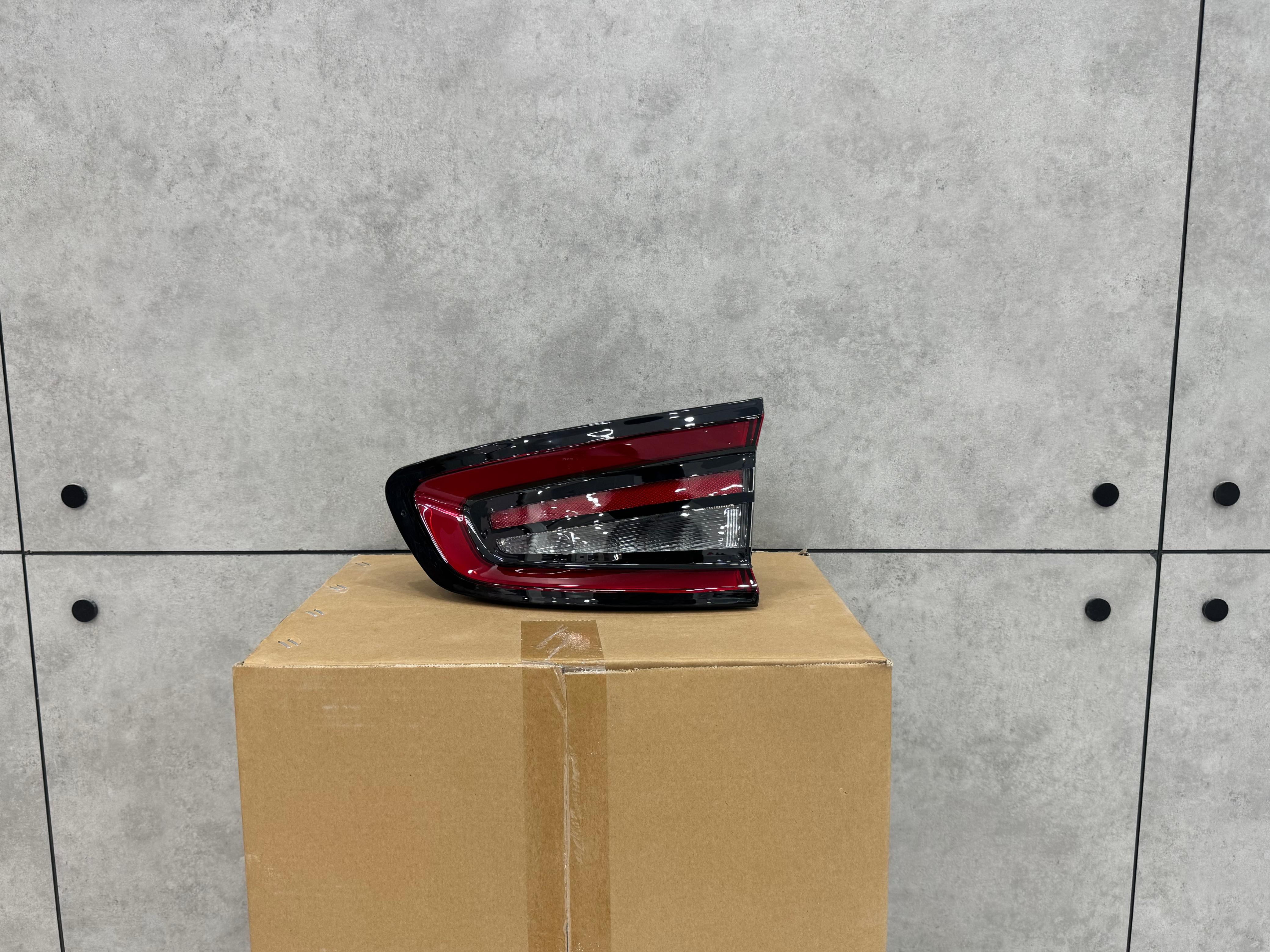 Rear Lamp Charger 2015-22 (RH)