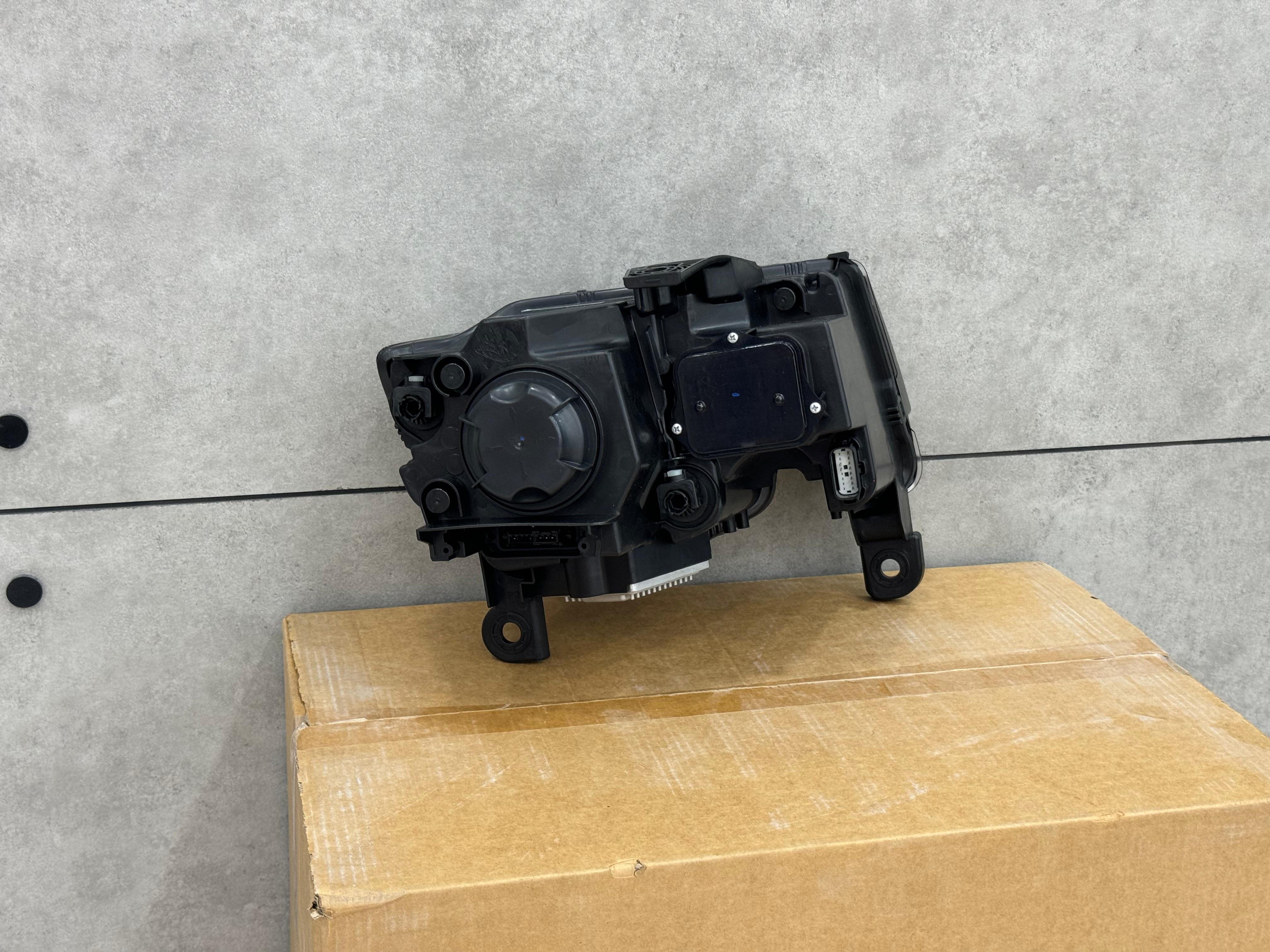 Head Lamp Grand Cherokee 2017-21 (XENON) (LH)