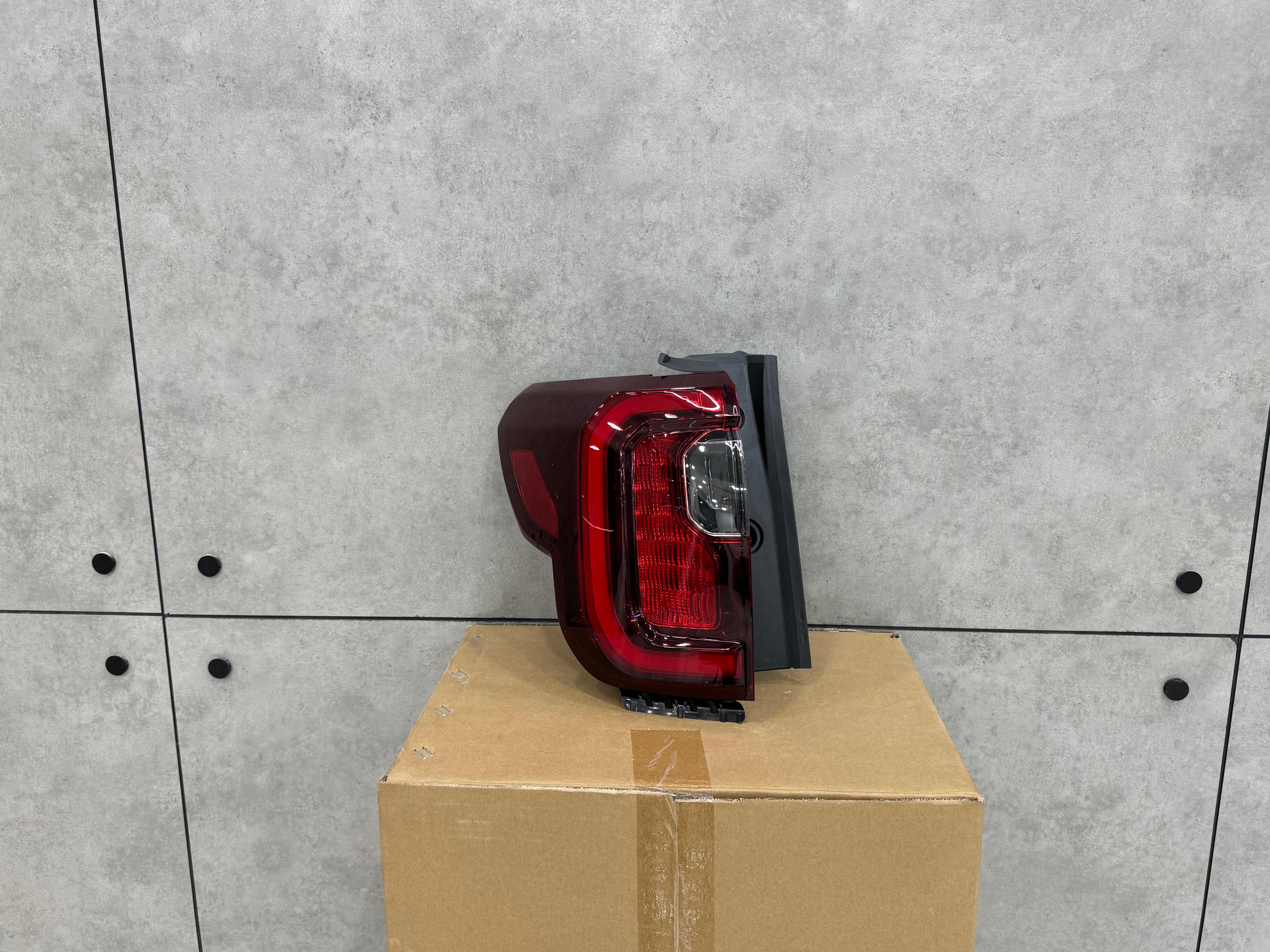 REAR LAMP ACADIA 2020-24 (LH) (CHROME)