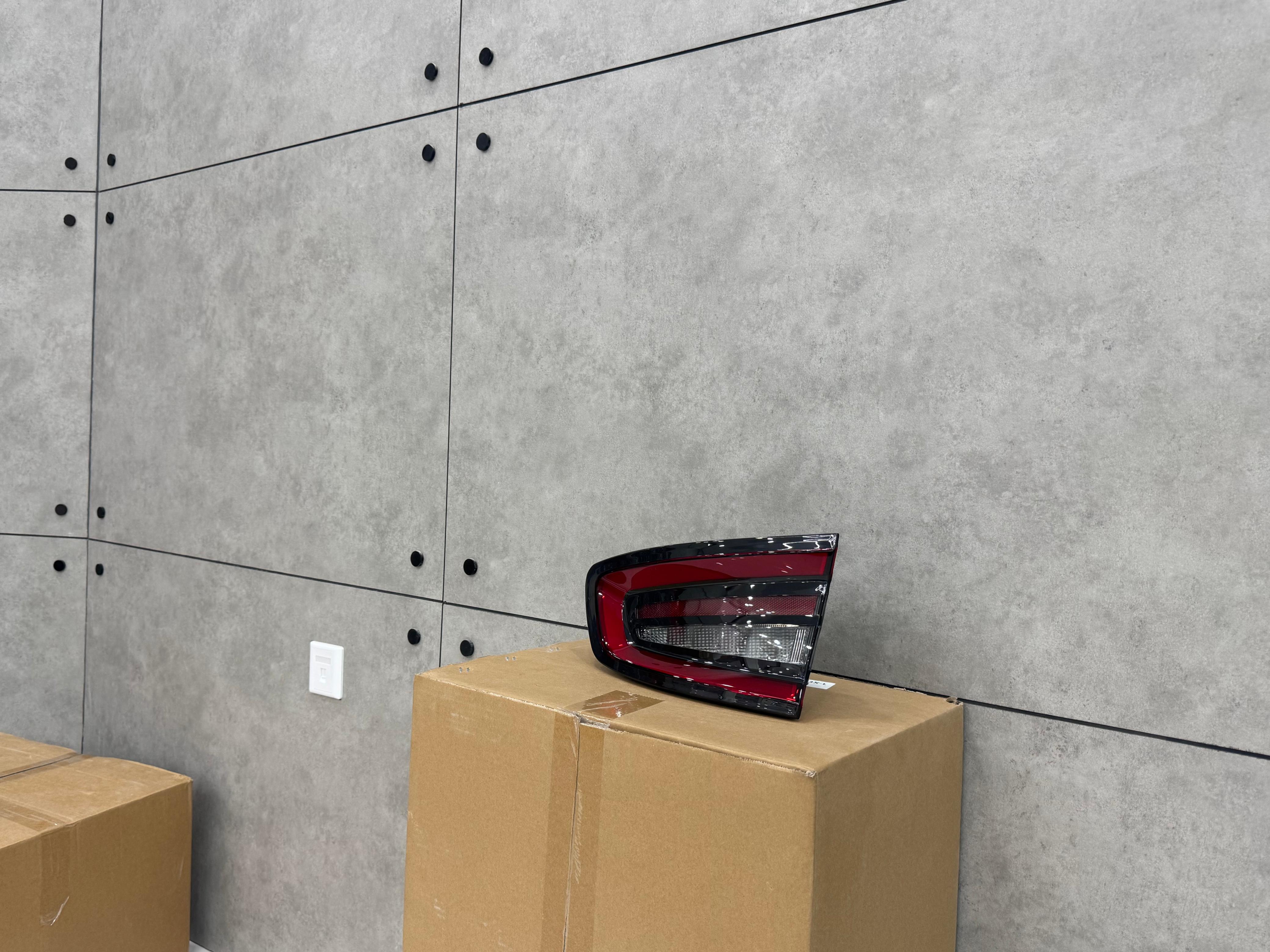 Rear Lamp Charger 2015-22 (RH)