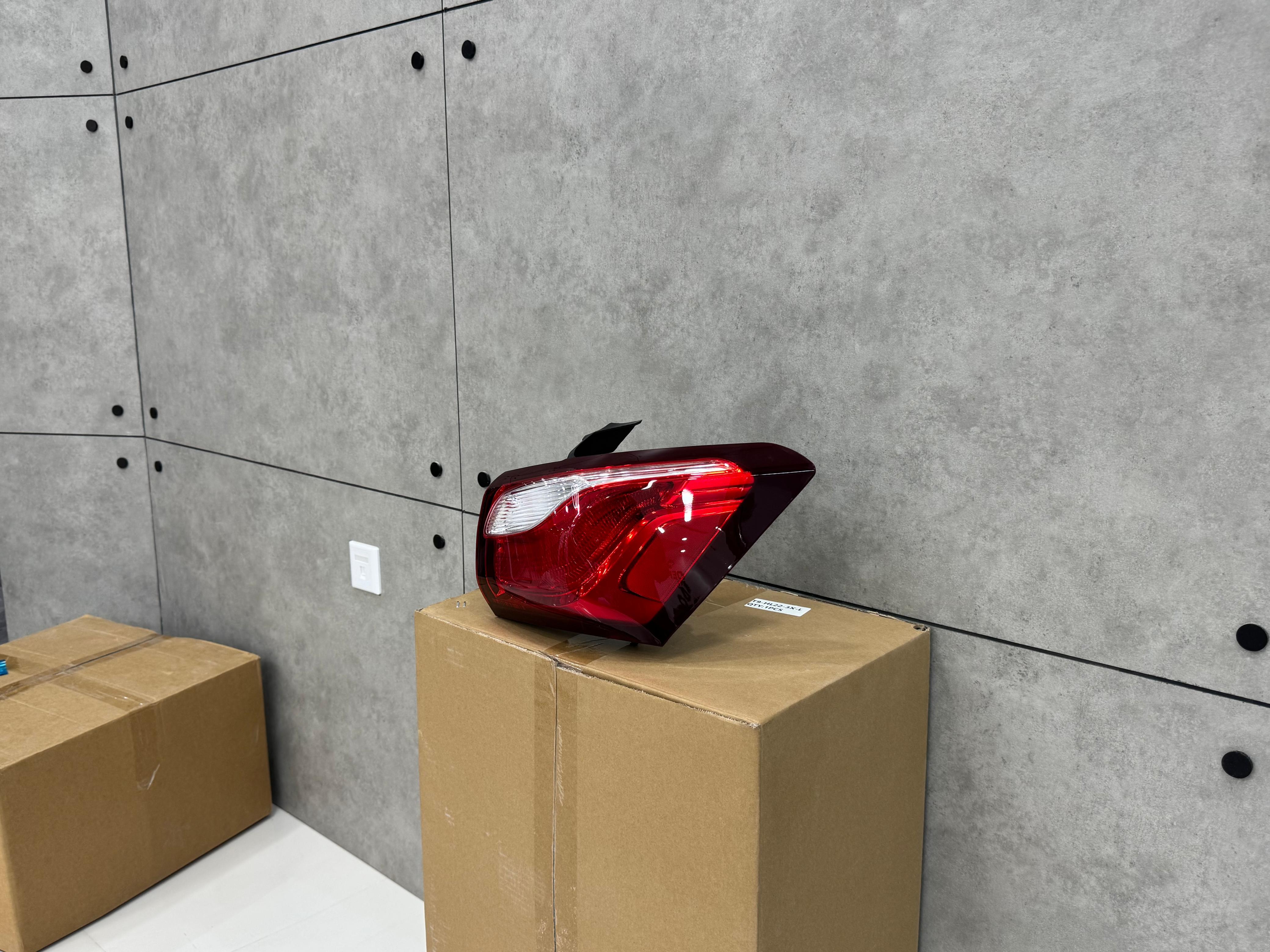 REAR LAMP EQUINOX 2018-21 LT (RH)