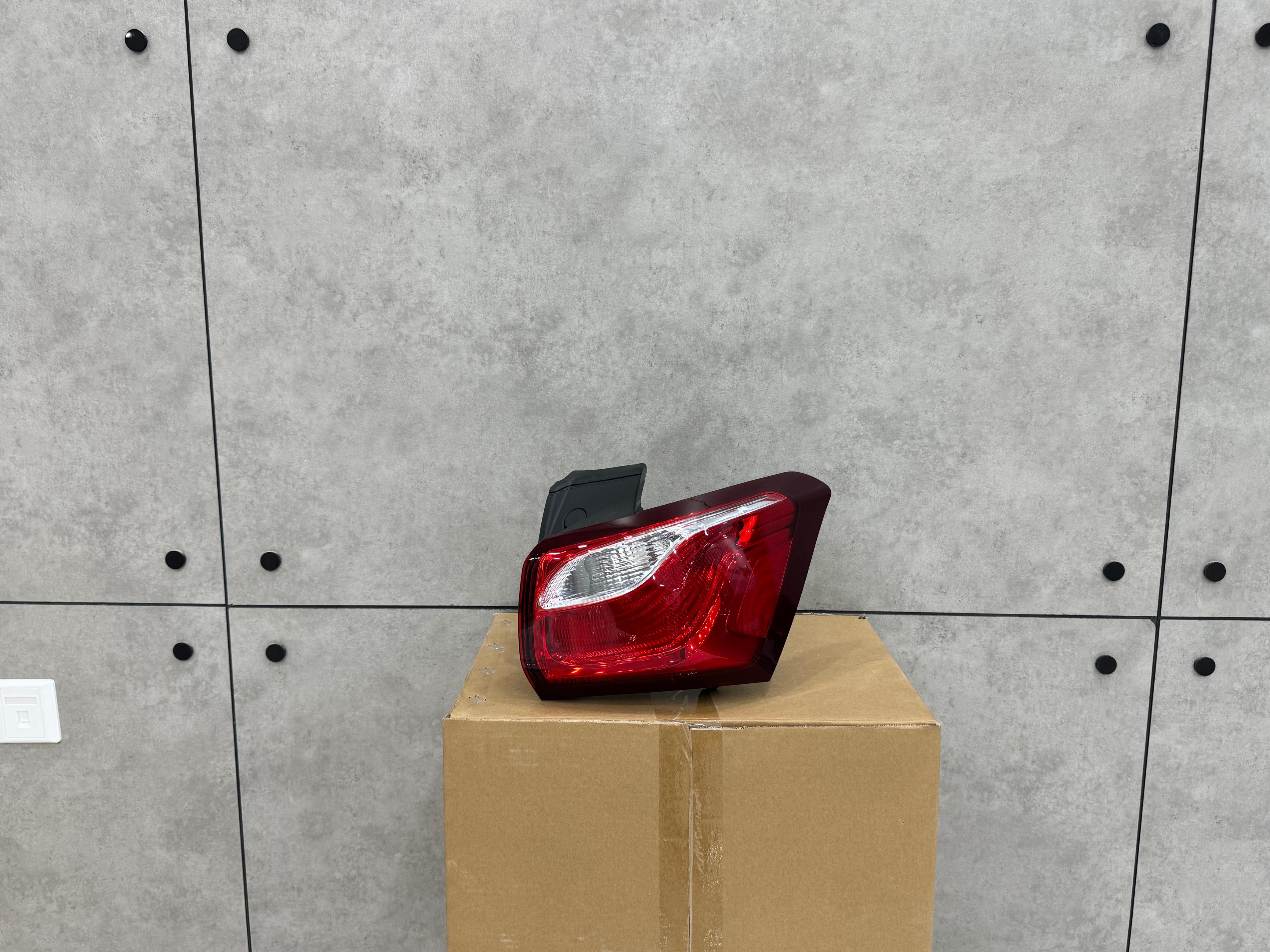 REAR LAMP EQUINOX 2018-21 LT (RH)