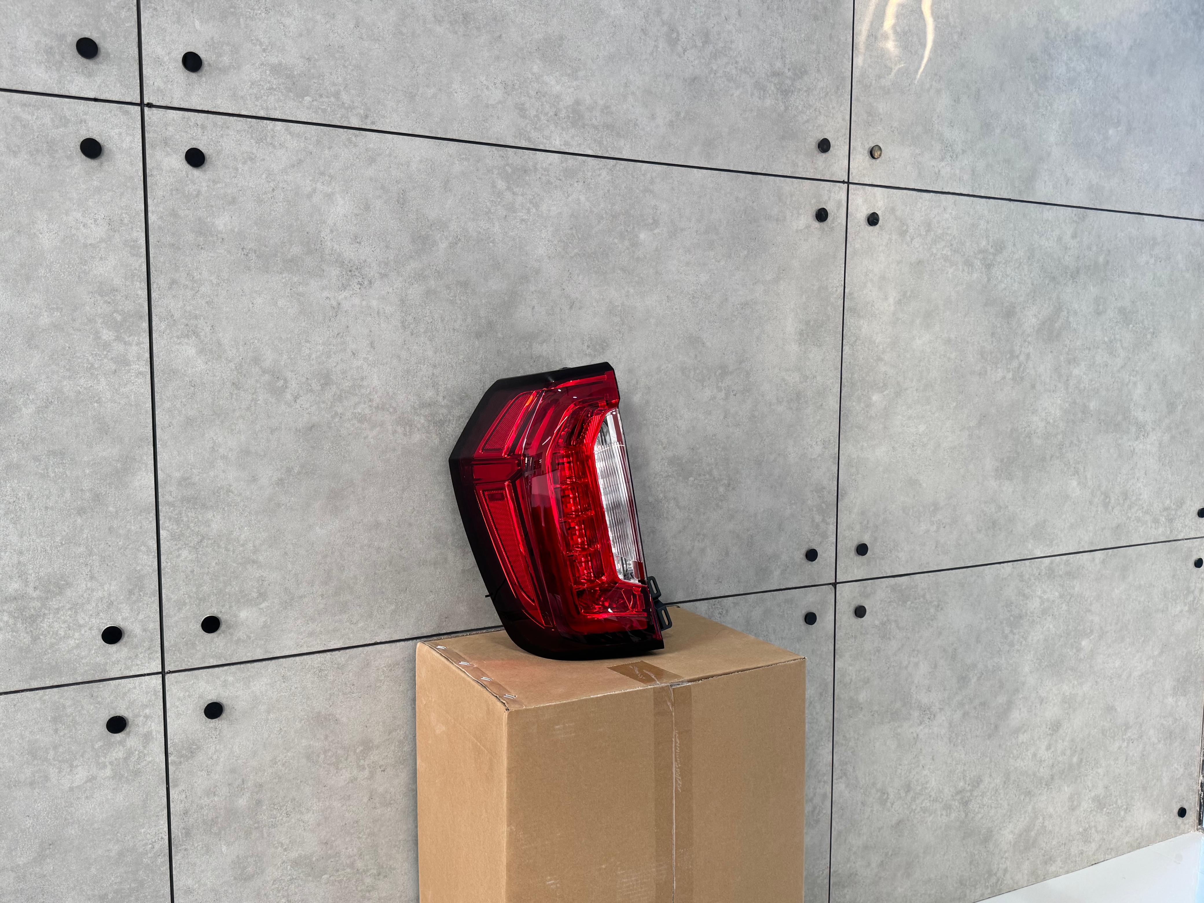 REAR LAMP YUKON 2021-23 [Assembly] [LH]