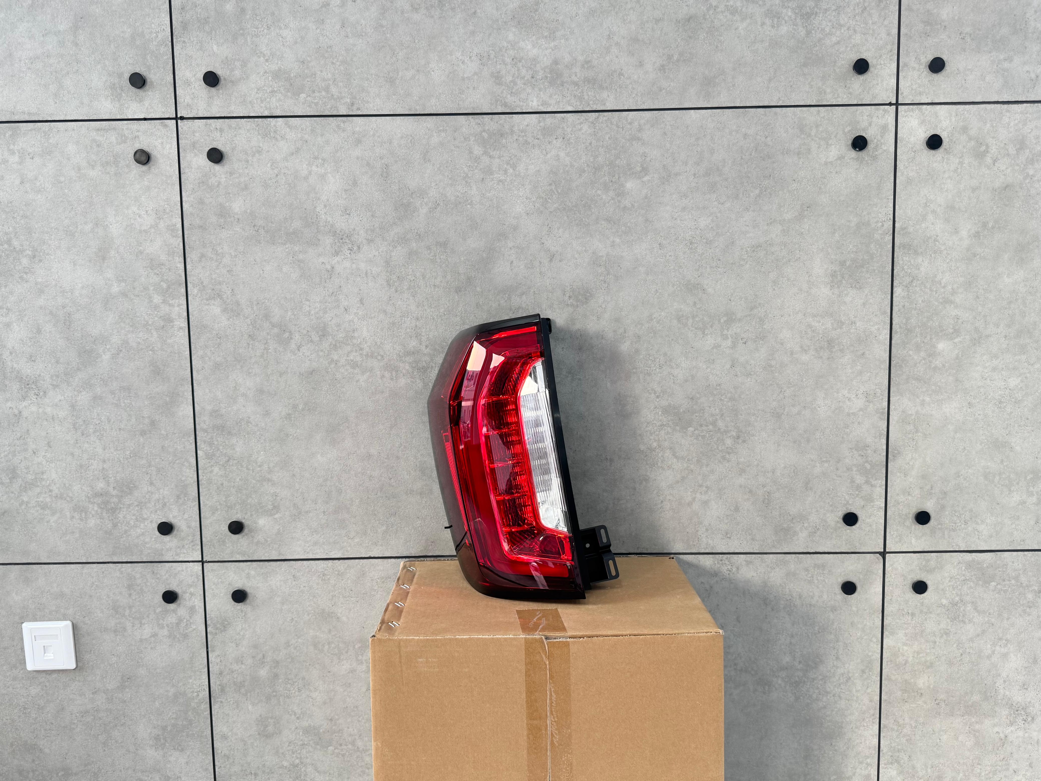 REAR LAMP YUKON 2021-23 [Assembly] [LH]